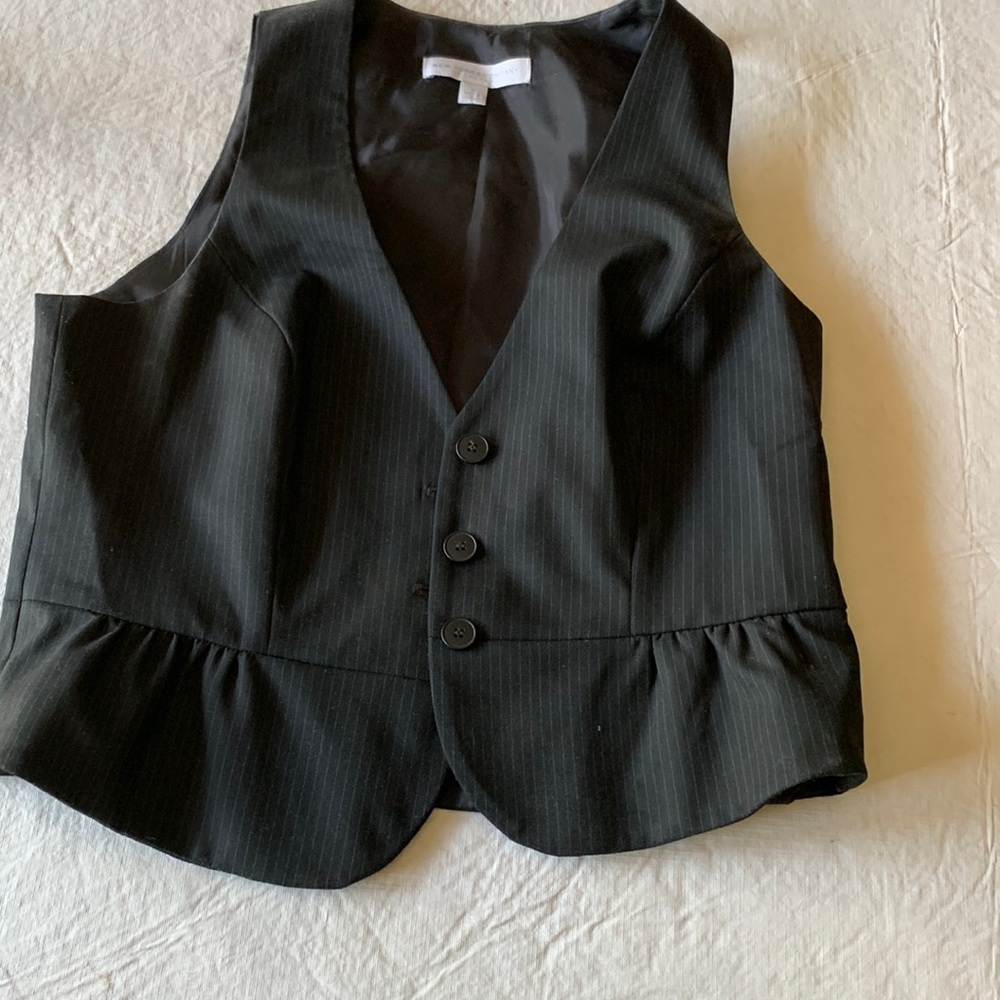 Black pin stripped ladies vest. New York and company size 10